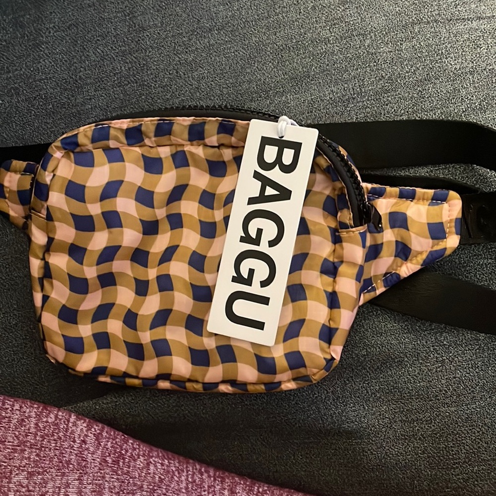 Baggu checkered Fanny pack NWT